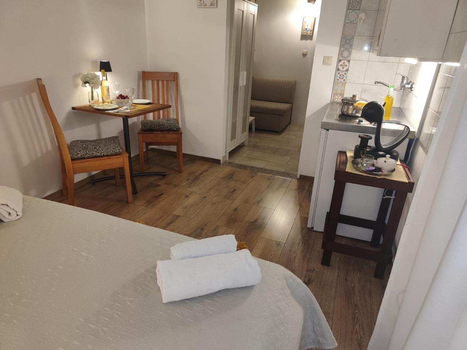 Apartment Astoria Крило Экстерьер фото