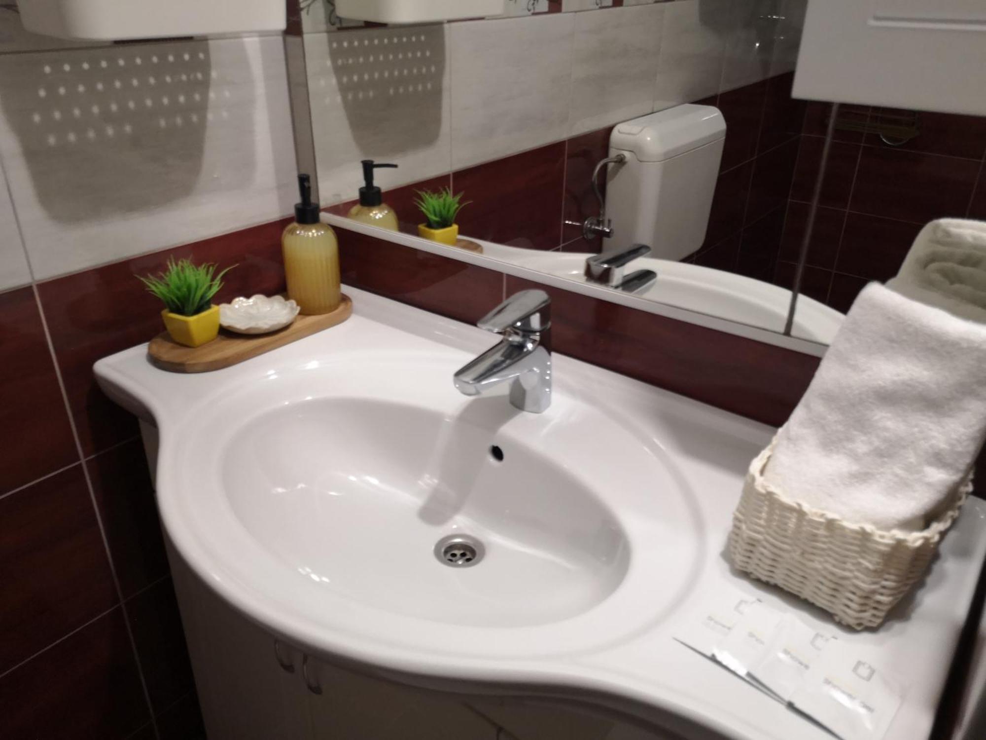 Apartment Astoria Крило Экстерьер фото