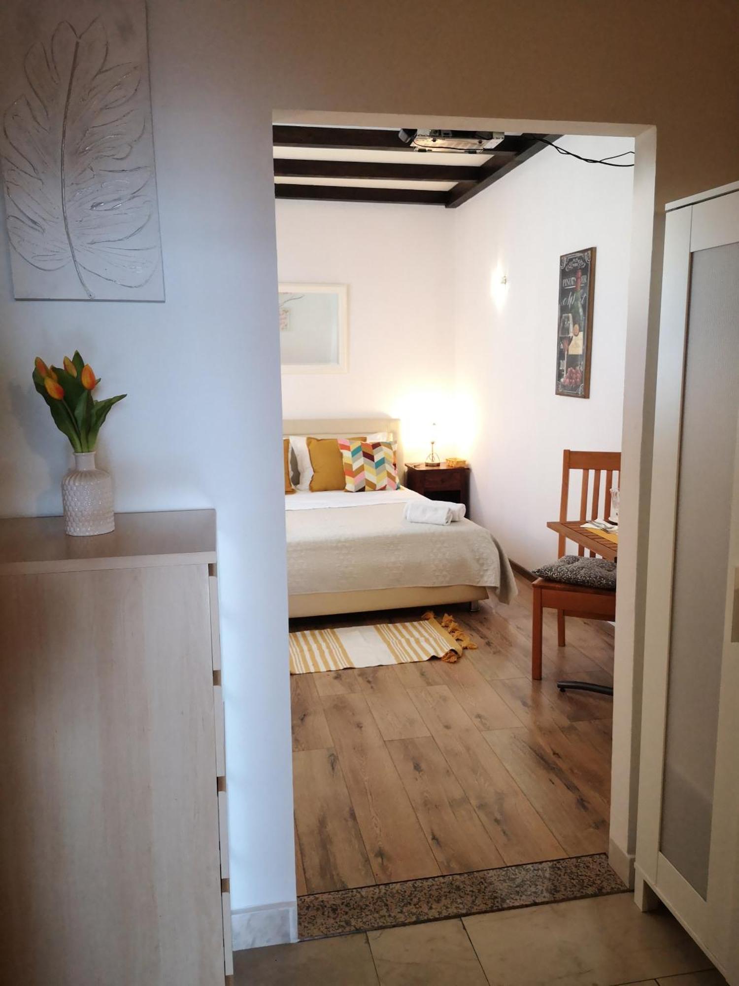 Apartment Astoria Крило Экстерьер фото